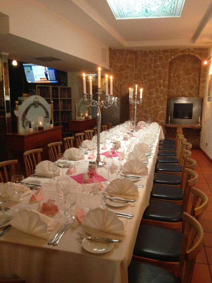 Marktplatzhotel - Restaurant Tafelspitz Weinheim Extérieur photo
